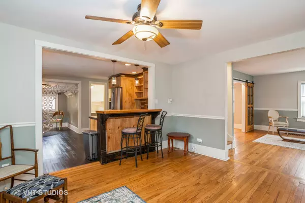 Libertyville, IL 60048,319 NORTH Avenue