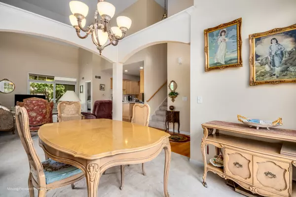 Warrenville, IL 60555,29w509 Cerny Circle