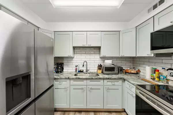 Oak Lawn, IL 60453,4754 W 101ST Street #1A