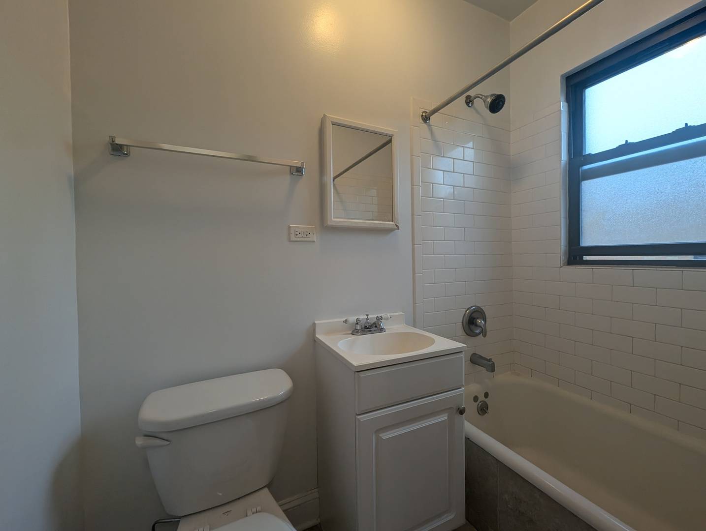 Chicago, IL 60647,2617 N Spaulding Avenue #3W