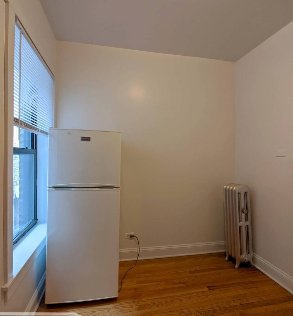 Chicago, IL 60647,2621 N Spaulding Avenue #2E