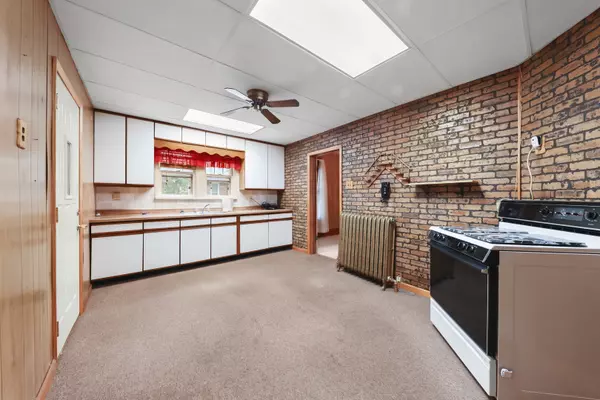 Seneca, IL 61360,165 W Lincoln Street