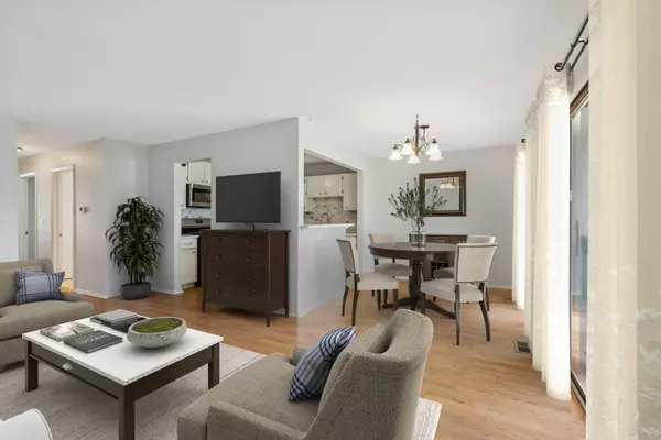 Schaumburg, IL 60193,271 Middlebury Court #C1