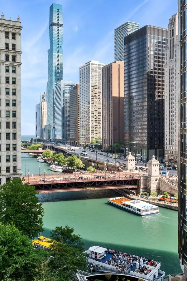 Chicago, IL 60611,403 N Wabash Avenue #8A