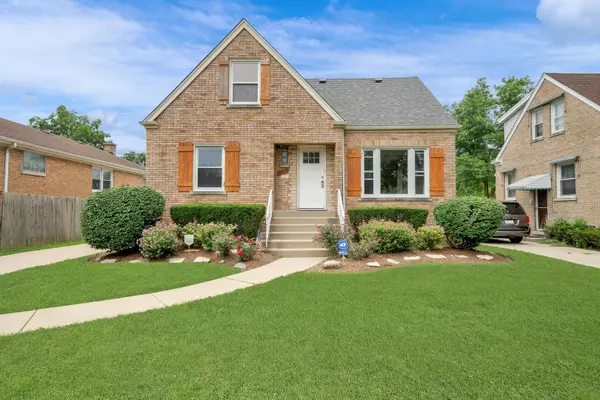 2242 S 5TH Avenue, North Riverside, IL 60546