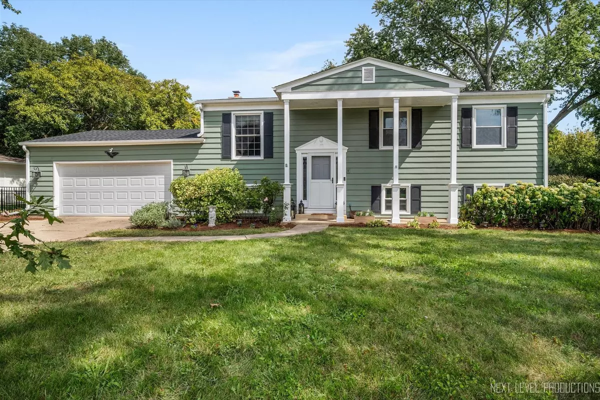 Batavia, IL 60510,320 Ellen Lane