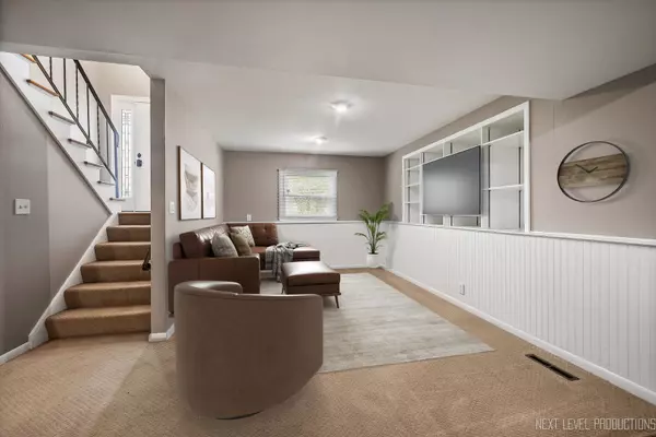 Batavia, IL 60510,320 Ellen Lane