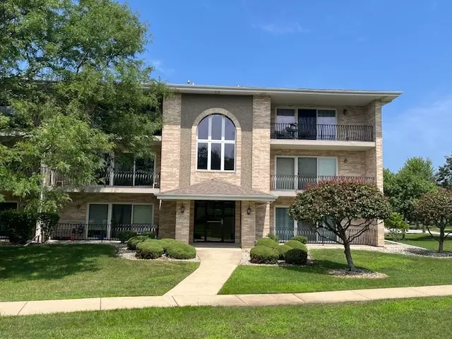 Orland Park, IL 60467,17754 Bernard Drive #2C
