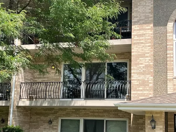 Orland Park, IL 60467,17754 Bernard Drive #2C
