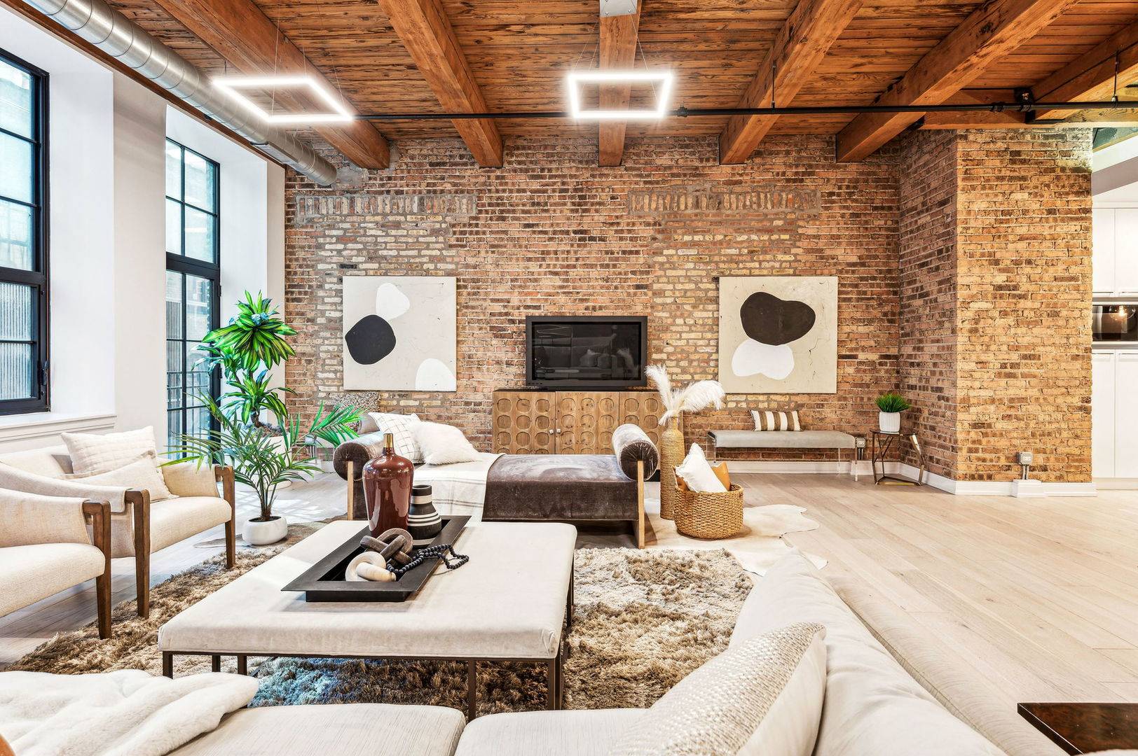 Chicago, IL 60606,223 W LAKE Street #2S