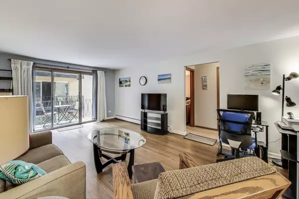 Chicago, IL 60631,6858 N Northwest Highway #2E