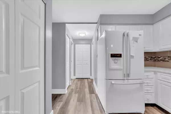 Downers Grove, IL 60515,5400 Walnut Avenue #402