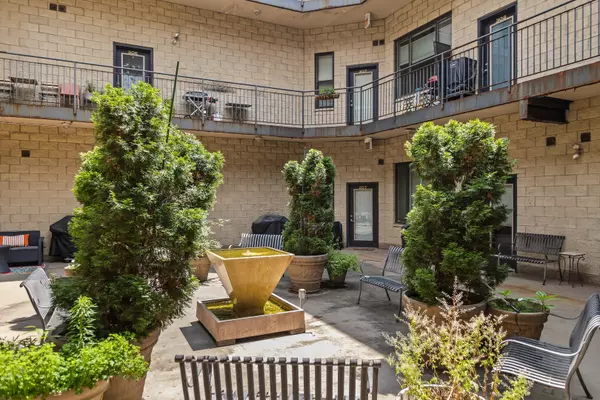 Chicago, IL 60625,4751 N Artesian Avenue #205