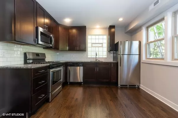 Chicago, IL 60645,6521 N Seeley Avenue #2S