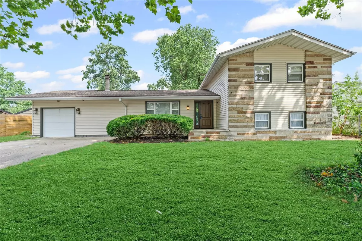 Champaign, IL 61821,1906 SANGAMON Drive