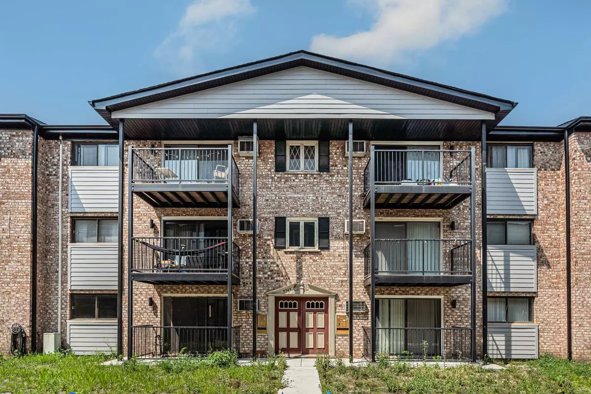 Chicago, IL 60656,5349 N Delphia Avenue #250
