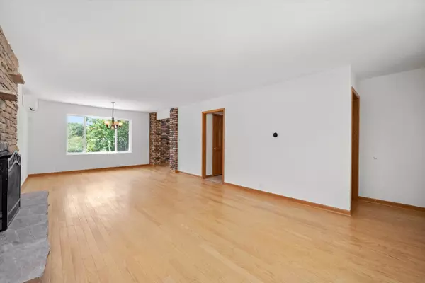 Frankfort, IL 60423,21122 S Hillside Road
