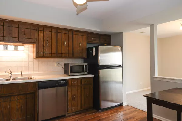 Oak Lawn, IL 60453,9134 S Pulaski Road #2W