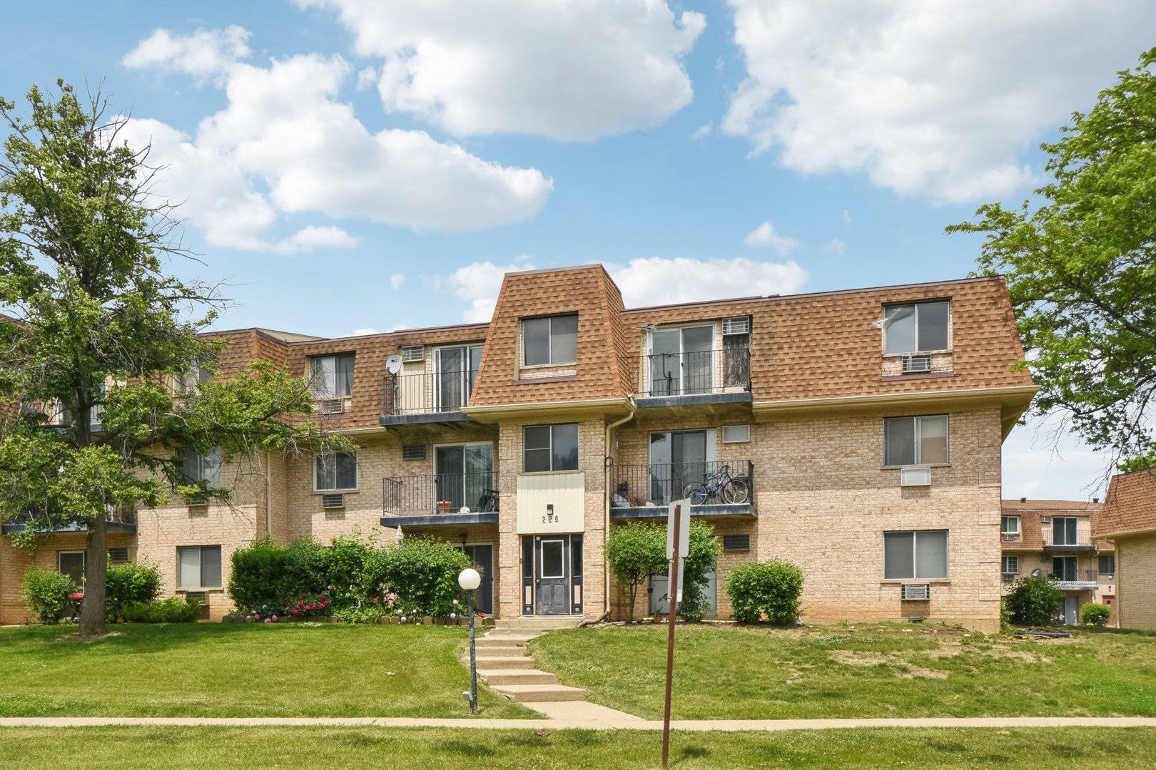 226 Shorewood Drive #2A, Glendale Heights, IL 60139