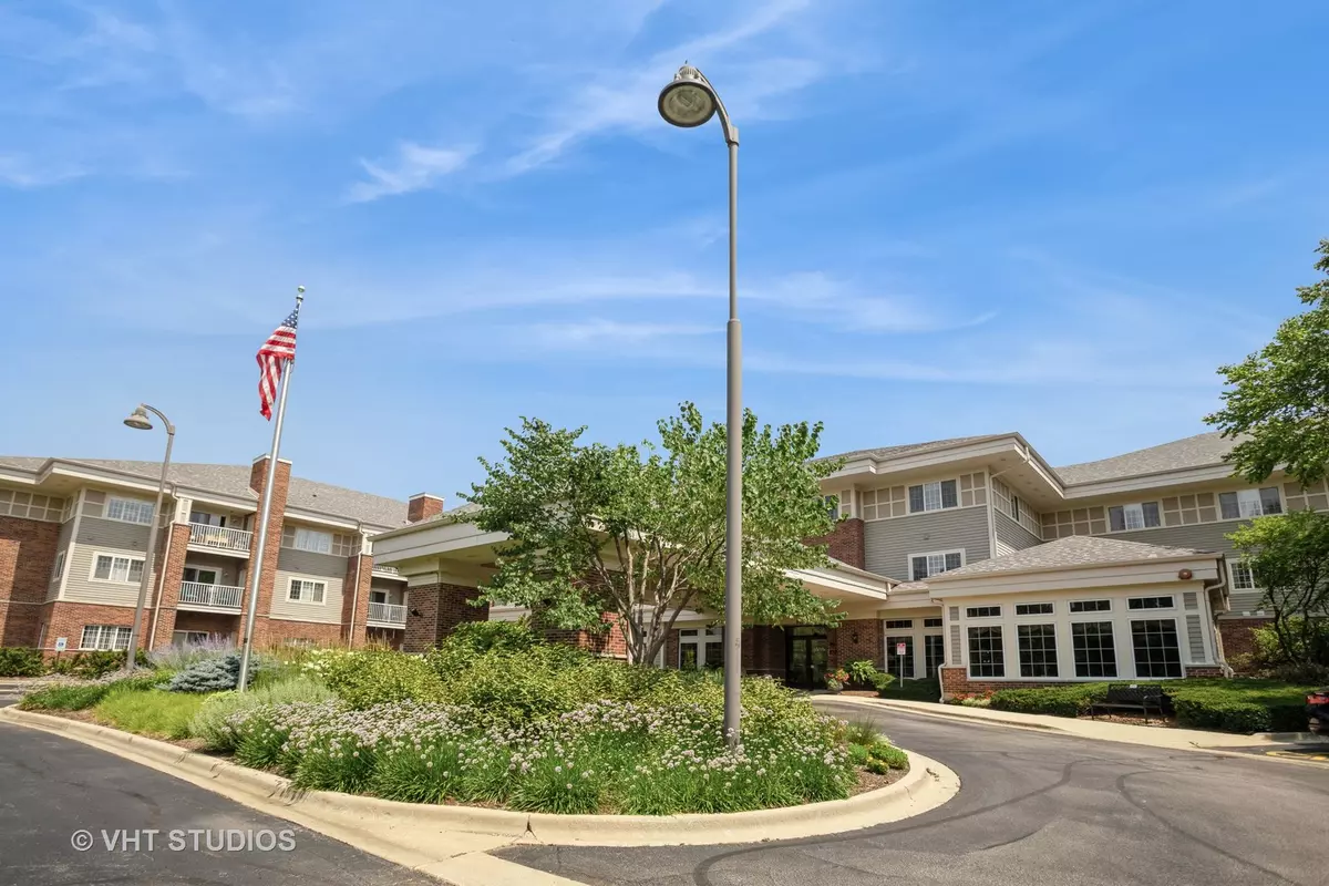 Elgin, IL 60123,801 N McLean Boulevard #224