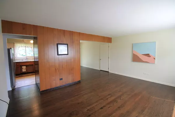 Clarendon Hills, IL 60514,5525 Virginia Avenue