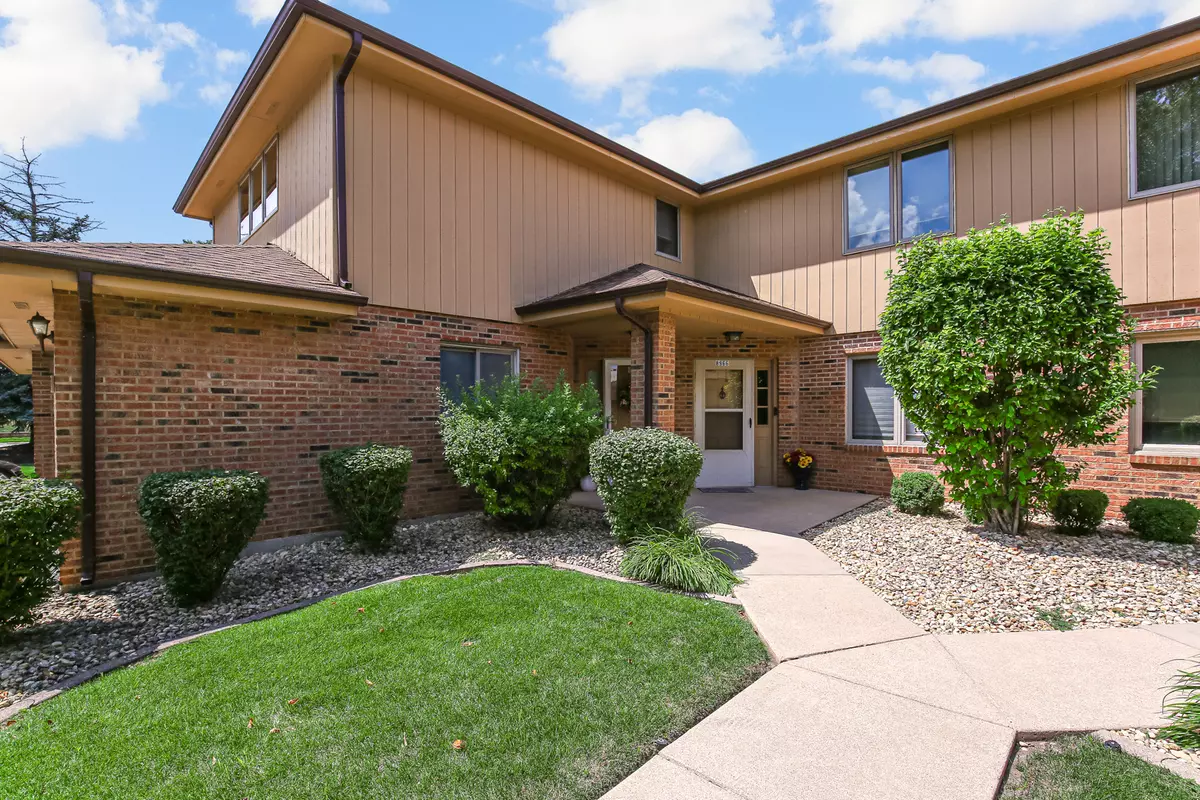 Orland Park, IL 60462,8966 Silverdale Drive #8D