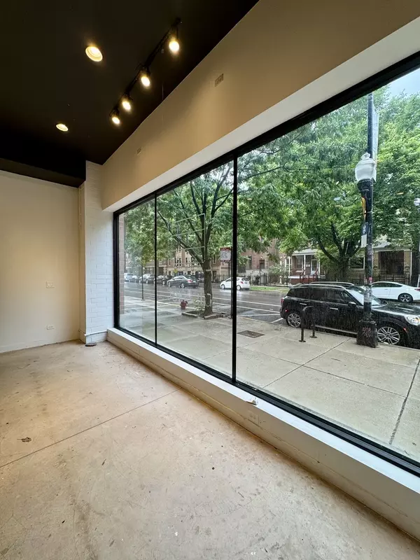 Chicago, IL 60625,4835 N Damen Avenue