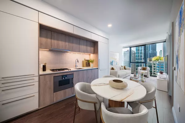 Chicago, IL 60601,211 N Harbor Drive #1807