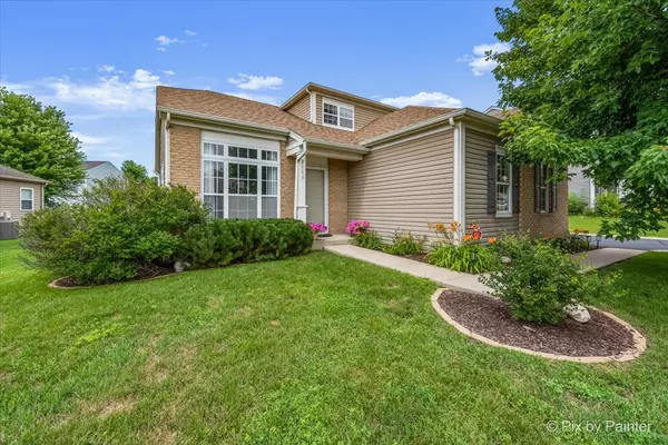 2113 Preswick Lane, Woodstock, IL 60098