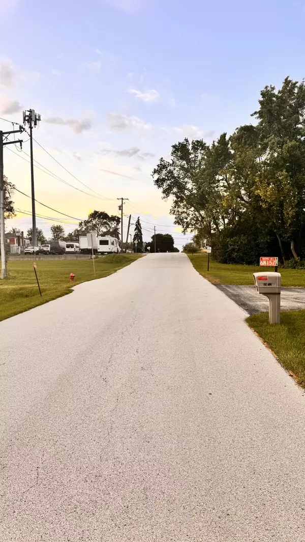 Roselle, IL 60172,6N160 Garden Avenue