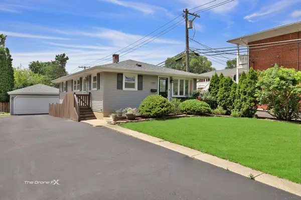 Wheaton, IL 60189,714 Delles Road