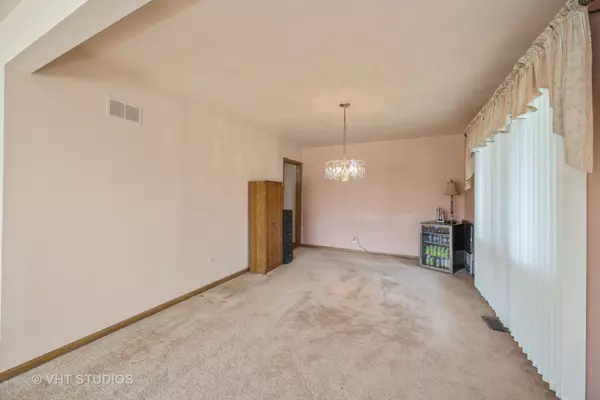 Oak Lawn, IL 60453,10737 Long Street