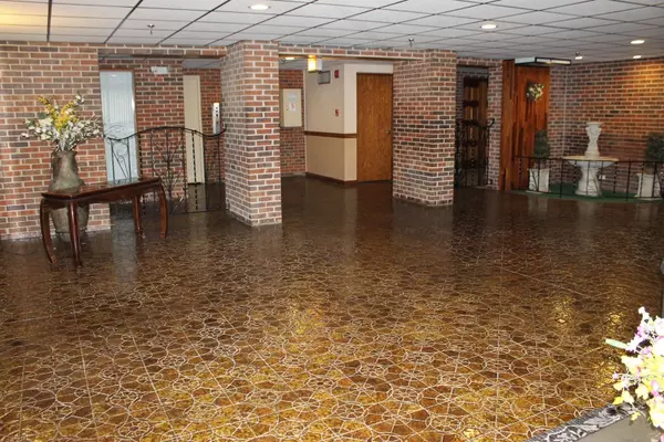 Wood Dale, IL 60191,121 S Spruce Avenue #308