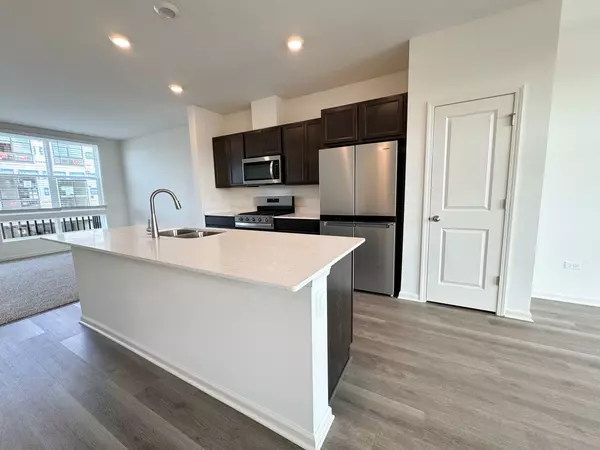 Lombard, IL 60148,381 Summit Circle