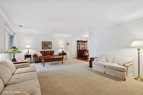 River Forest, IL 60305,407 Ashland Avenue #3F