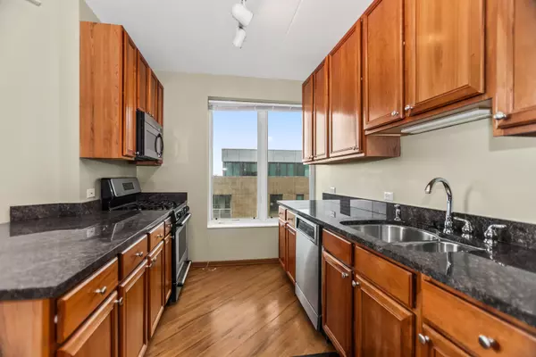 Evanston, IL 60202,515 Main Street #709