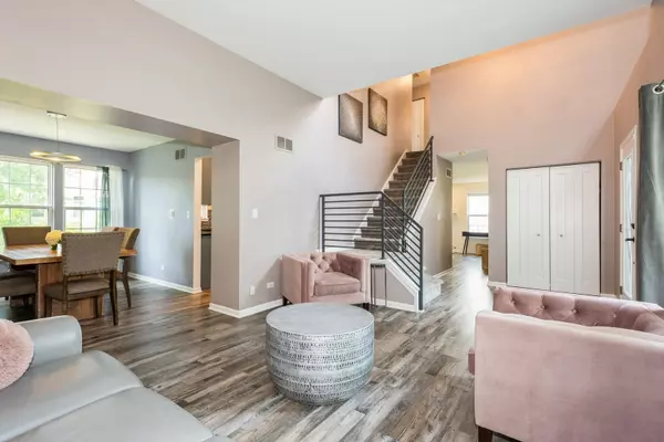 Aurora, IL 60503,2111 Colonial Street