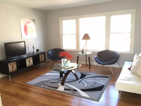 Oak Park, IL 60302,1135 Augusta Street #1S