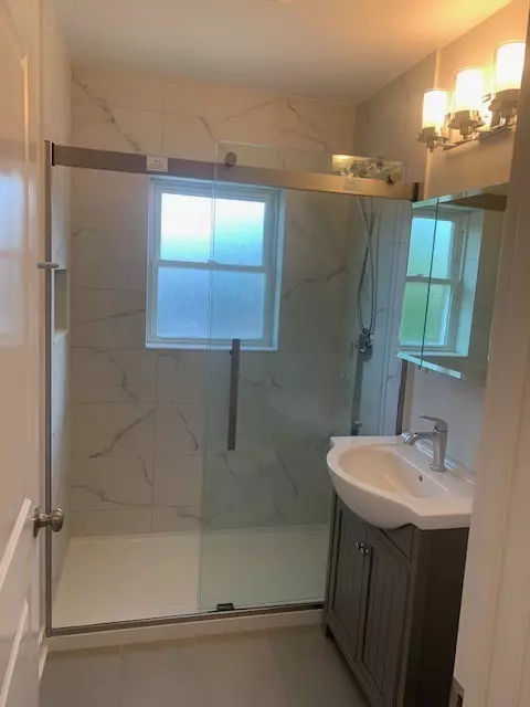 River Forest, IL 60305,7225 Thomas Street #1N