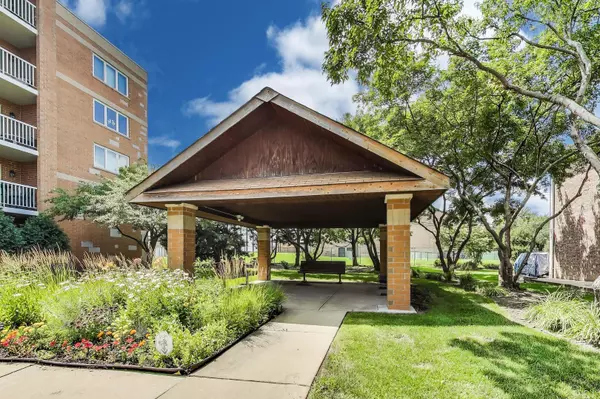 Niles, IL 60714,7450 N Waukegan Road #508
