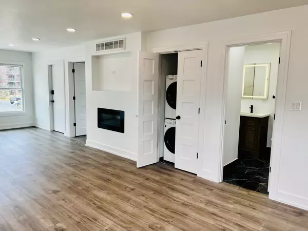 Chicago, IL 60656,8553 W Foster Avenue #1