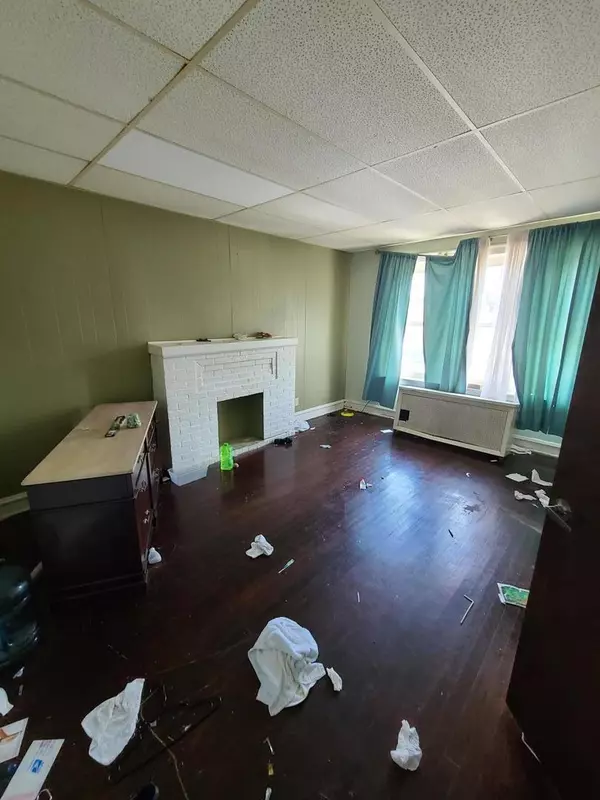 Chicago, IL 60619,9208 S Cottage Grove Avenue