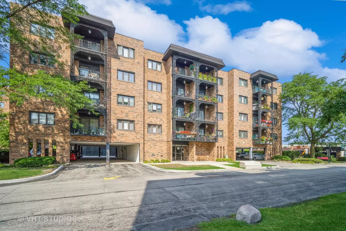 Des Plaines, IL 60016,9375 Landings Lane #407