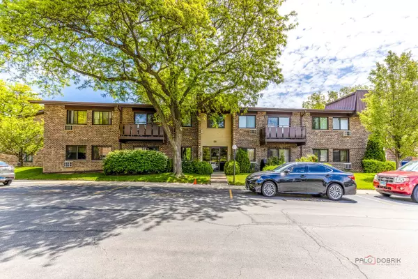 2638 N Windsor Drive #101, Arlington Heights, IL 60004