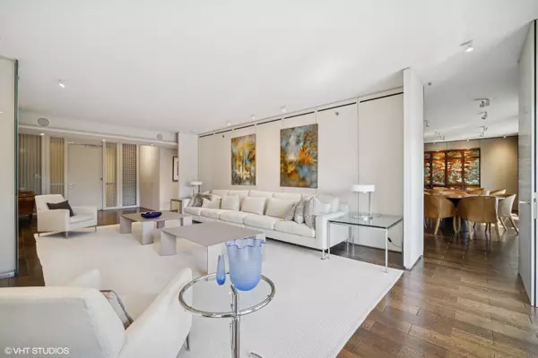 Highland Park, IL 60035,2021 Saint Johns Avenue #4C