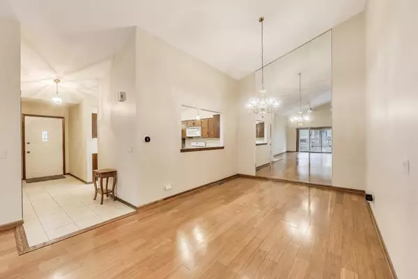 Bloomingdale, IL 60108,45 Castle Rock Lane