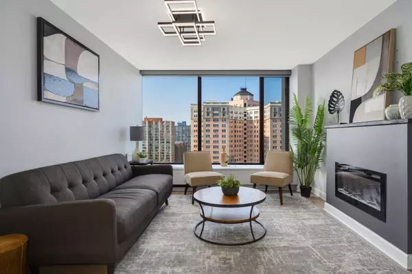 Chicago, IL 60640,5455 N Sheridan Road #1811