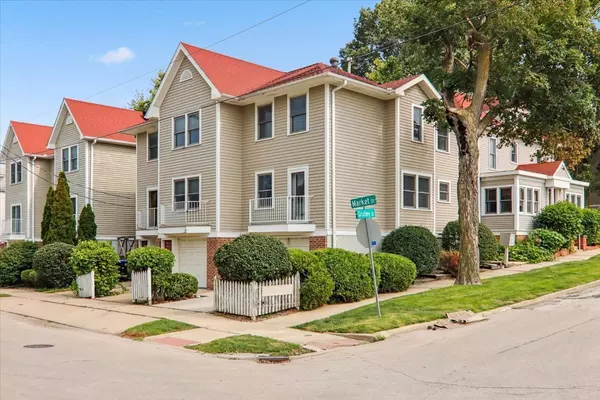 Bloomington, IL 61701,409 N Gridley Street #A