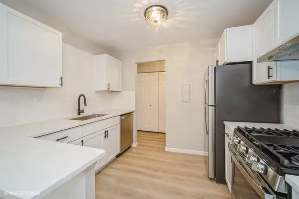 Prospect Heights, IL 60070,940 E Old Willow Road #304