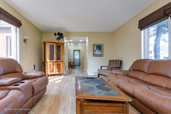 Darien, IL 60561,8428 Creekside Lane